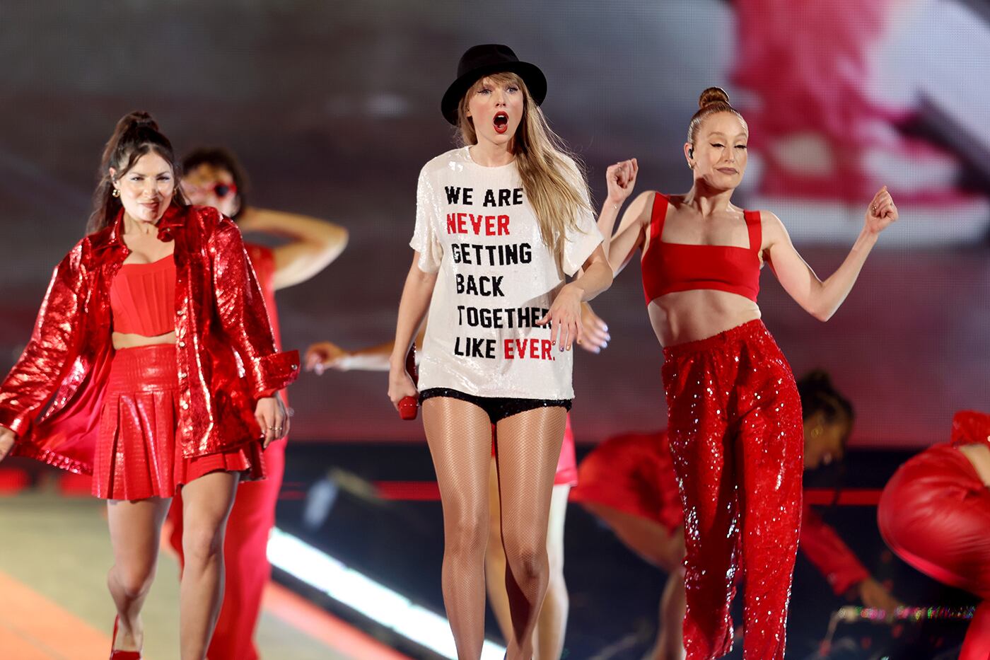 Te mostramos algunos de los mejores outfits de los fans de Taylor Swift en su gira por Estados Unidos.