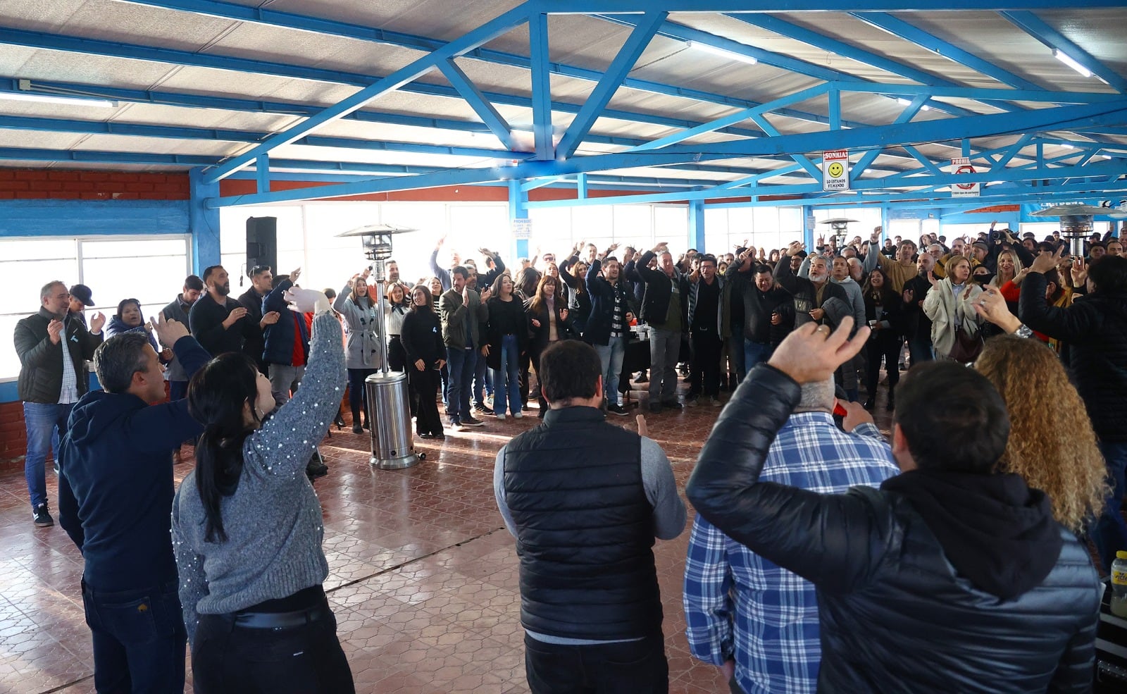 El intendente Matías Stevanato encabezó una actividad en Guaymallén junto a otros dirigentes del PJ en el salón del CEC en Guaymallén.