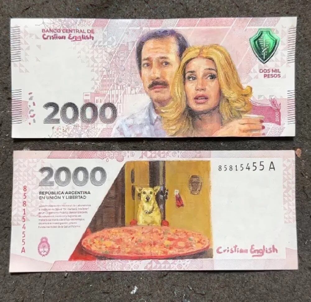 Un artista plástico pinta sobre billetes personajes icónicos de la historia y el entretenimiento