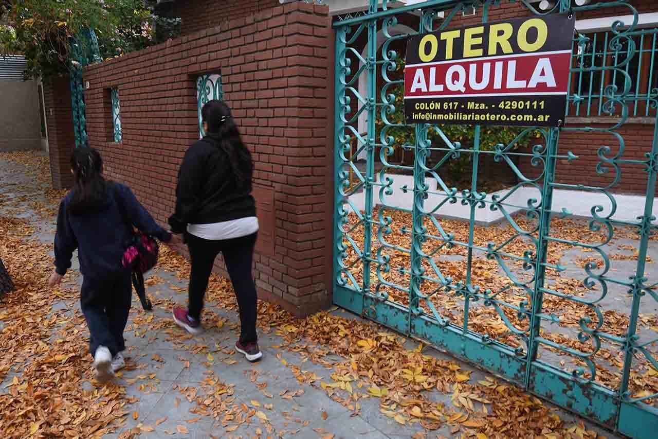 El ítem "alquiler" es el más costoso de la canasta básica de la clase media, incluso por encima de "alimentos y bebidas". 

Foto:José Gutierrez / Los Andes 