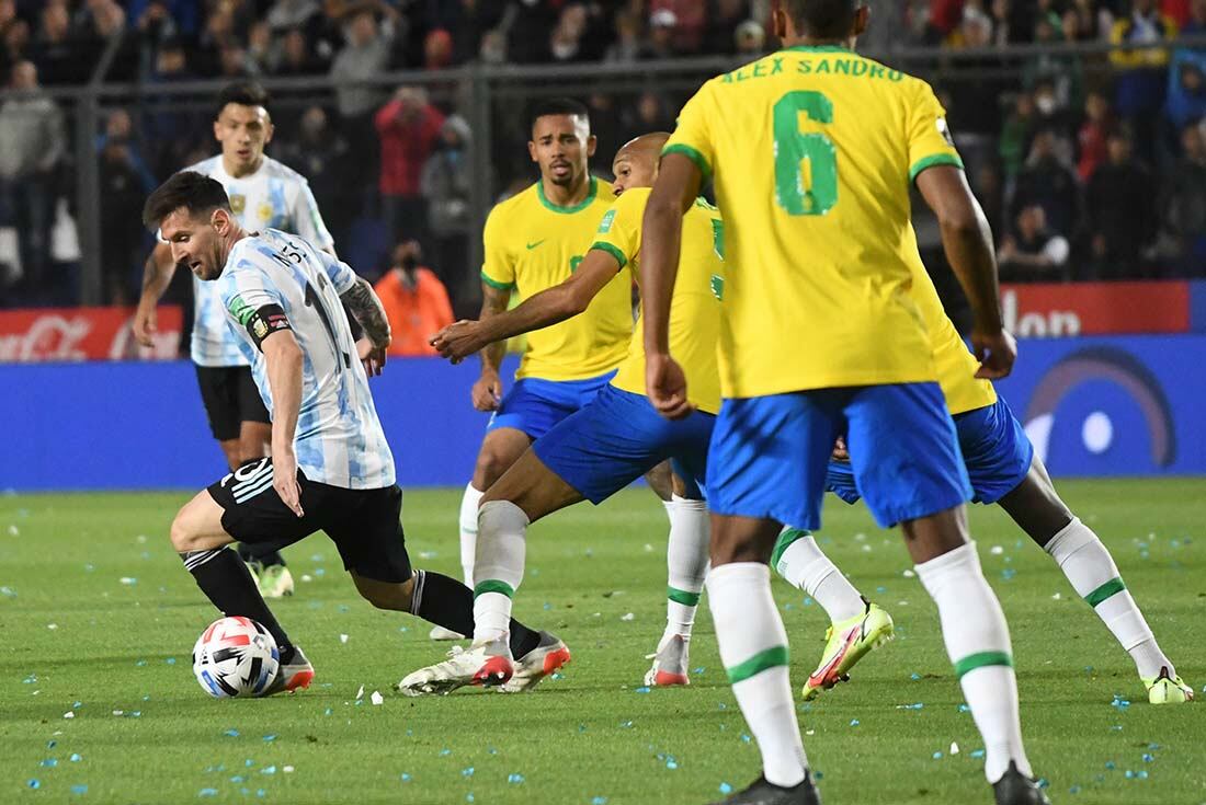 Eliminatorias Qatar 2022. La selección argentina se enfrentó a Brasil en el estadio Bicentenario de San Juan en una nueva fecha de las eliminatorias para el mundial del 2022.