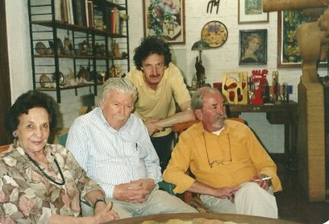 José Vilanova, con los artistas mendocinos Ramiro Quesada, Luis Quesada y su esposa Acelí.