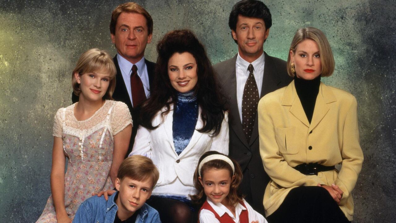 Fran Drescher junto al elenco de La Niñera