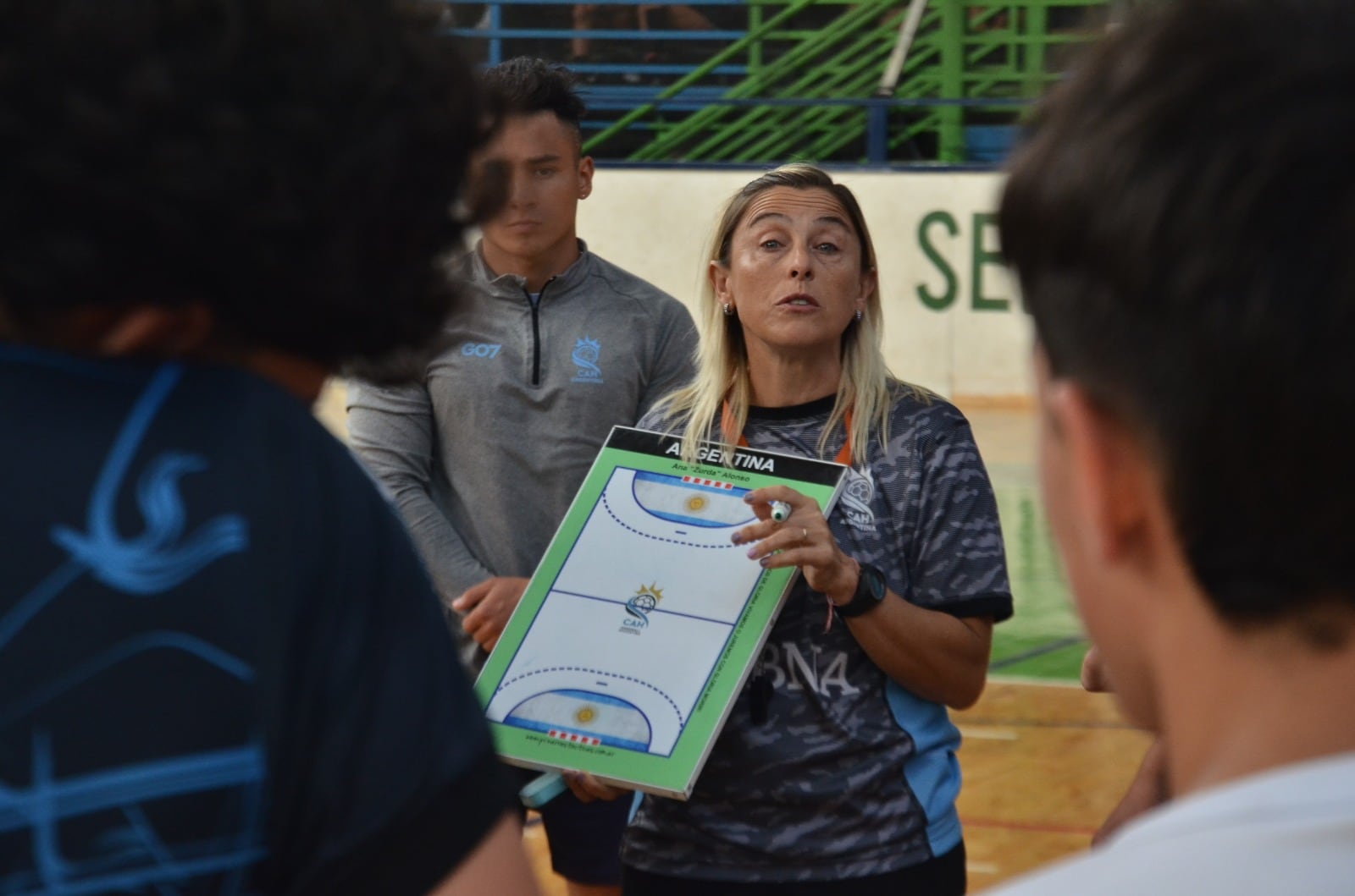 Ana Alonso, símbolo del balonmano de la UNCuyo y de Mendoza. Hoy, trabajando a nivel Nacional con la Selección de Menores. / Gentileza.