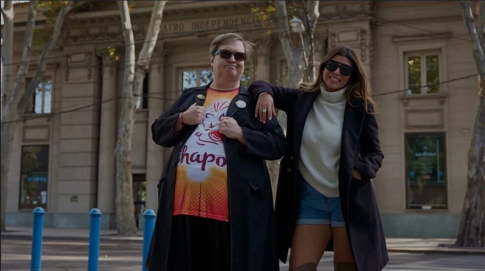 Víctor Di Nasso y Ornella Ferrara protagonizan "Mis otros yo", en el teatro Independencia.