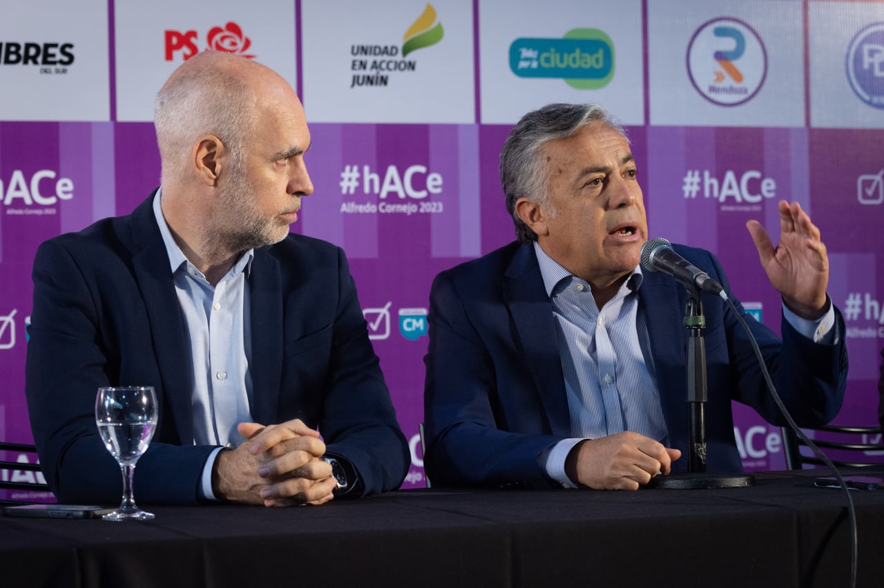 Rodolfo Suárez, Horacio Rodríguez Larreta y Alfredo Cornejo presentaron el Frente Cambia Mendoza en el Club Andes Talleres. 
 
Foto: Ignacio Blanco / Los Andes 