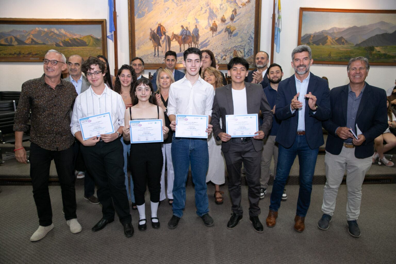 El intendente Ulpiano Suarez participó de la premiación a los ganadores del concurso municipal “Si yo fuera concejal”