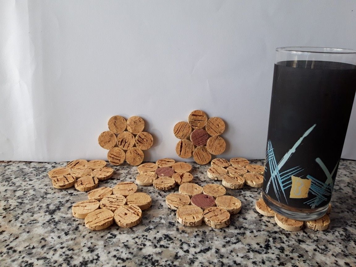 Recicla corchos de vino y conviértelos en posavasos