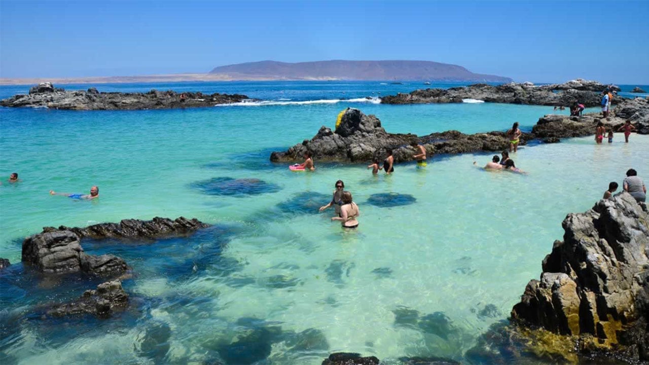 Arenas blancas y aguas cristalinas: cómo llegar a Bahía Inglesa, la paradisíaca playa chilena al norte de La Serena. Foto: Archivo Los Andes