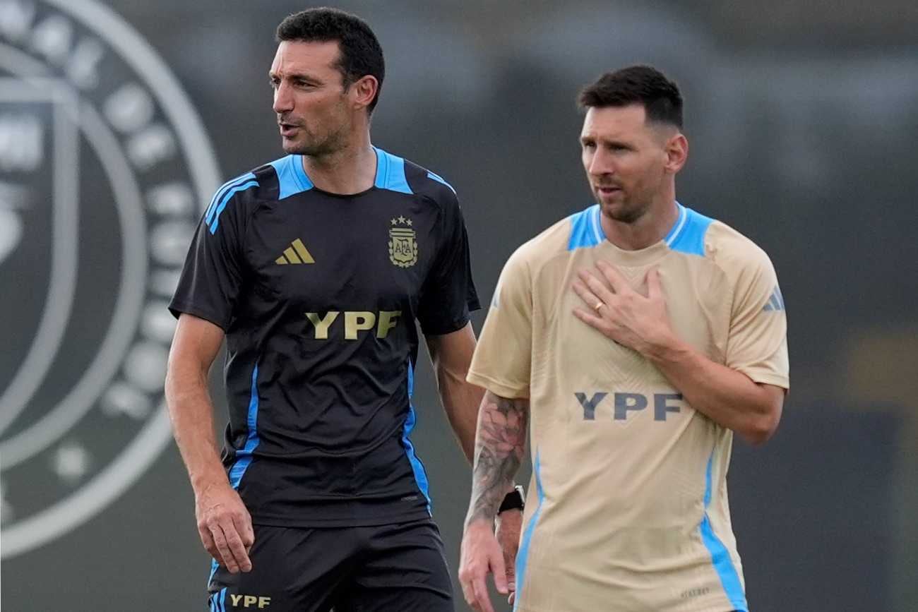 Lionel Scaloni piensa el 11 titular para enfrentar a Ecuador. Lionel Messi tuvo una lesión muscular ante Chile y no jugó con Perú. (AP / Archivo)