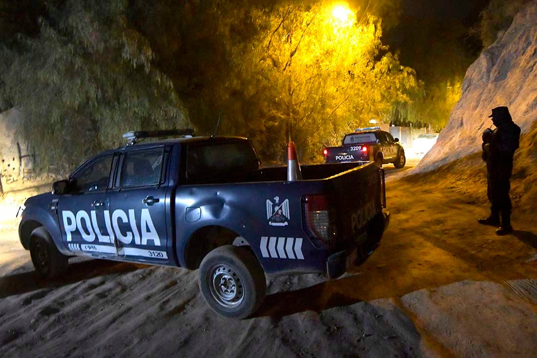 Un vecino dio con el cuerpo detrás del ex hotel Kilimanjaro.
El cadáver de una mujer fue hallado  en la zona de La Favorita, en Ciudad.