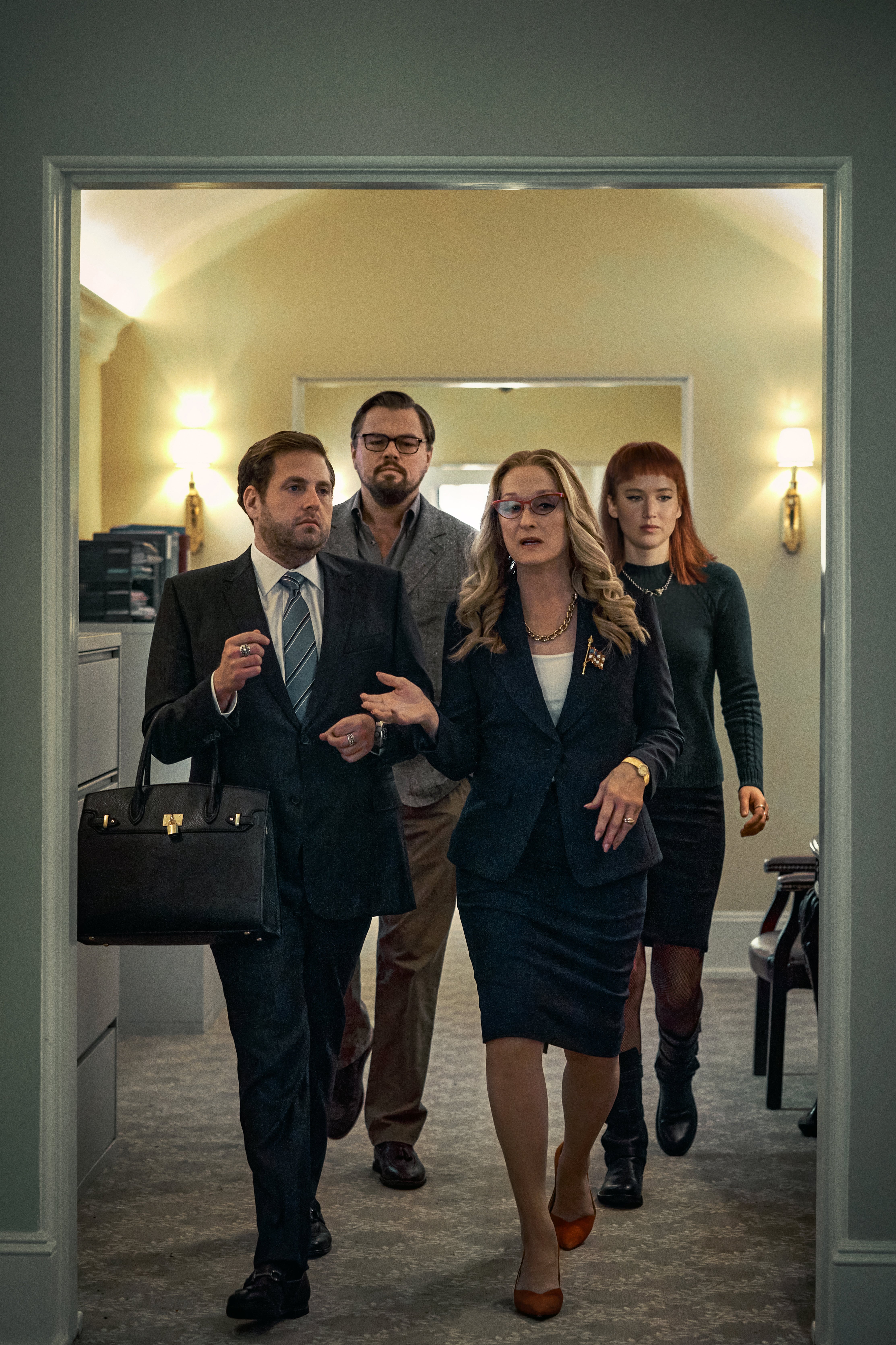 DON'T LOOK UP (L to R) JONAH HILL as JASON ORLEAN, LEONARDO DICAPRIO as DR. RANDALL MINDY, MERYL STREEP as PRESIDENT JANIE ORLEAN, JENNIFER LAWRENCE as KATE DIBIASKY.  Cr. NIKO TAVERNISE/NETFLIX © 2021