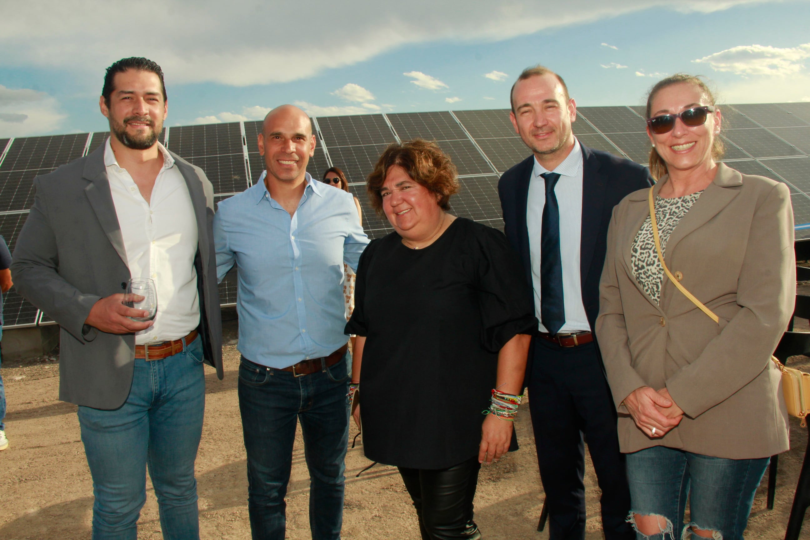 Juan Chávez, Sebastián Chalave, María José Bolinaga y Pablo García Sarmiento y Claudia Di Cesare. Foto: Fernando Grosso.