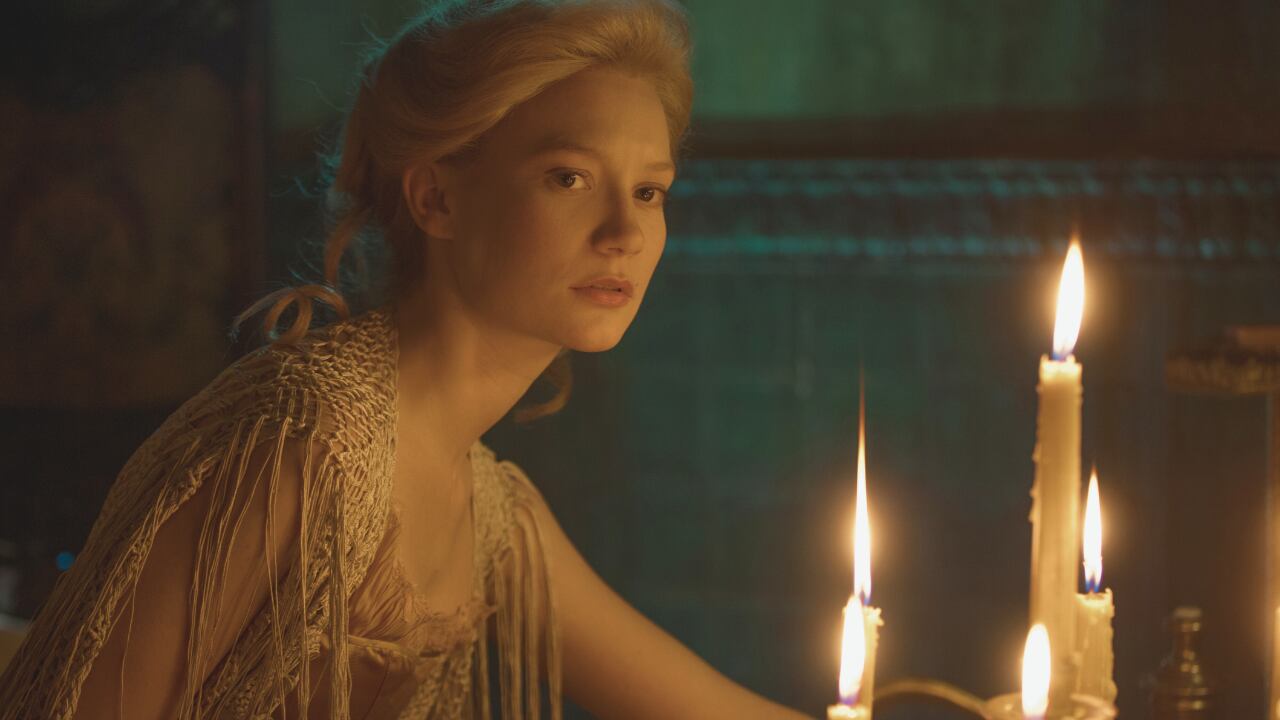 Mia Wasikowska en "La Cumbre Escarlata"