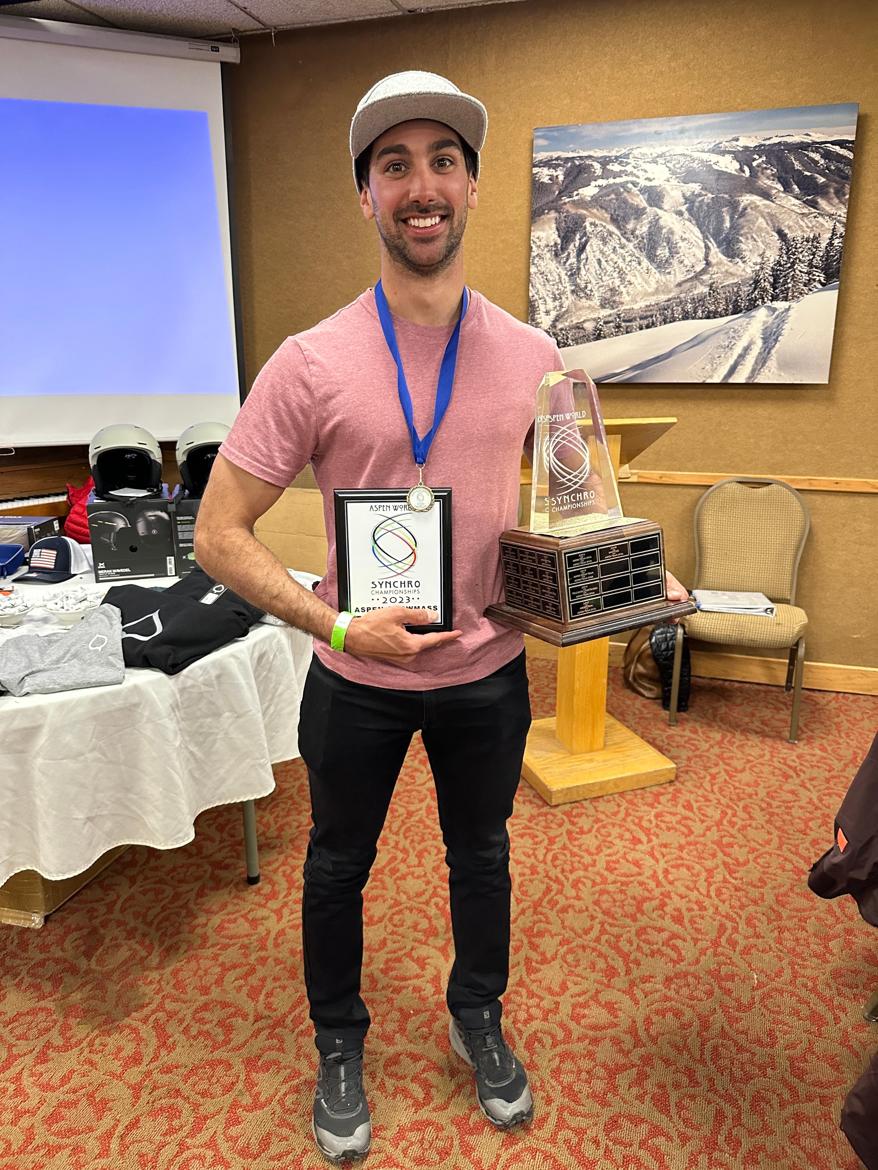 El mendocino de las nieves: es instructor de esquí, pasa medio año en las pistas y ganó el mundial con Argentina. Foto: Gentileza Juan Ignacio Crescitelli