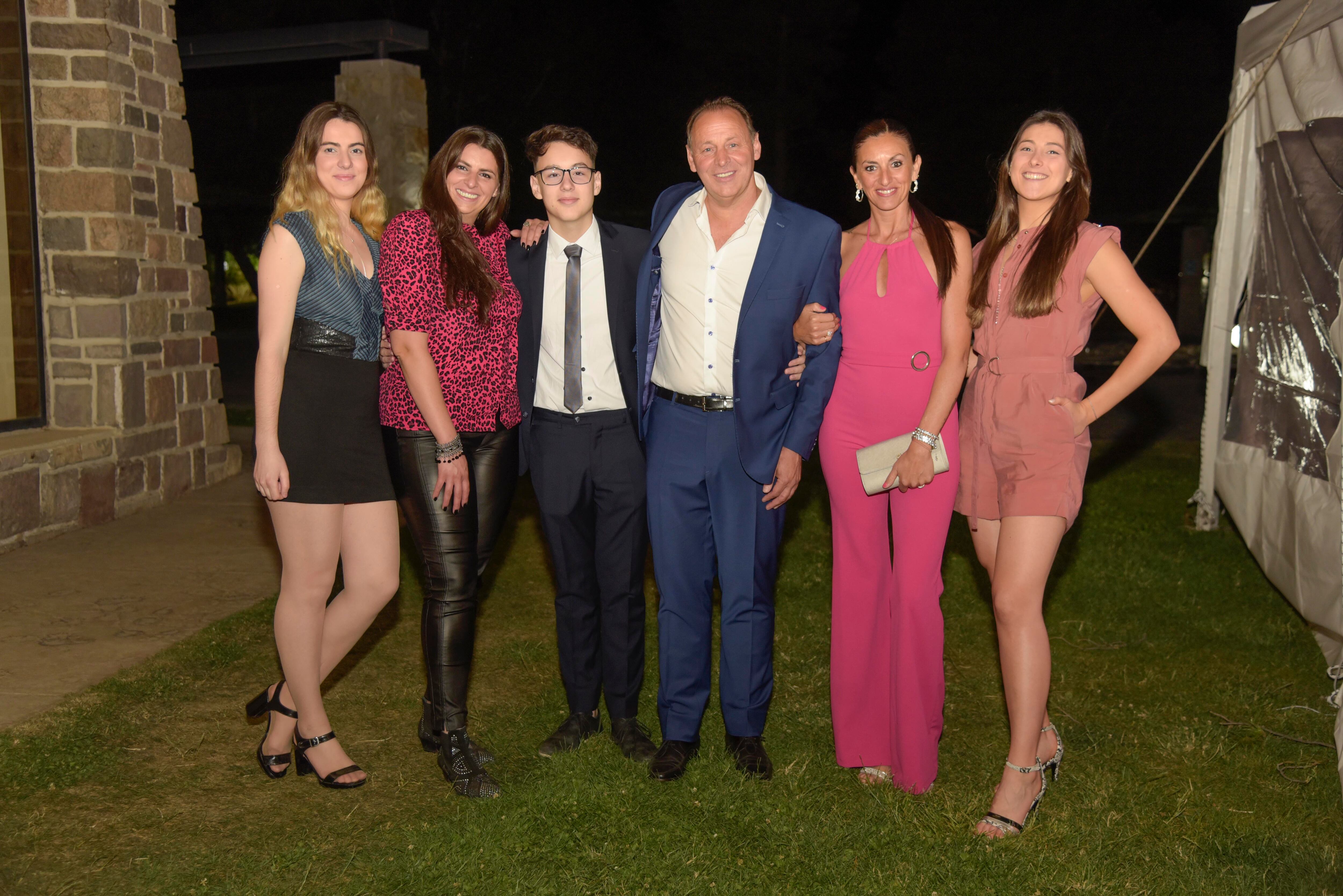 El presidente de la delegación Mendoza, José Candeloro, y su familia.