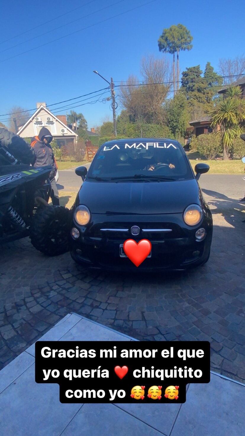 El auto que L Gante le regaló a Tamara Báez.