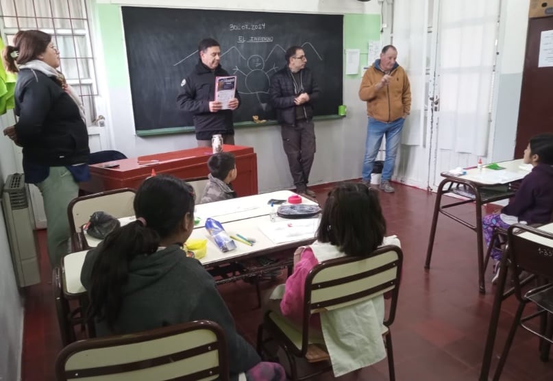 Las autoridades están dando información sobre la presencia de un puma en General Alvear. / Gentileza Municipalidad de General Alvear.