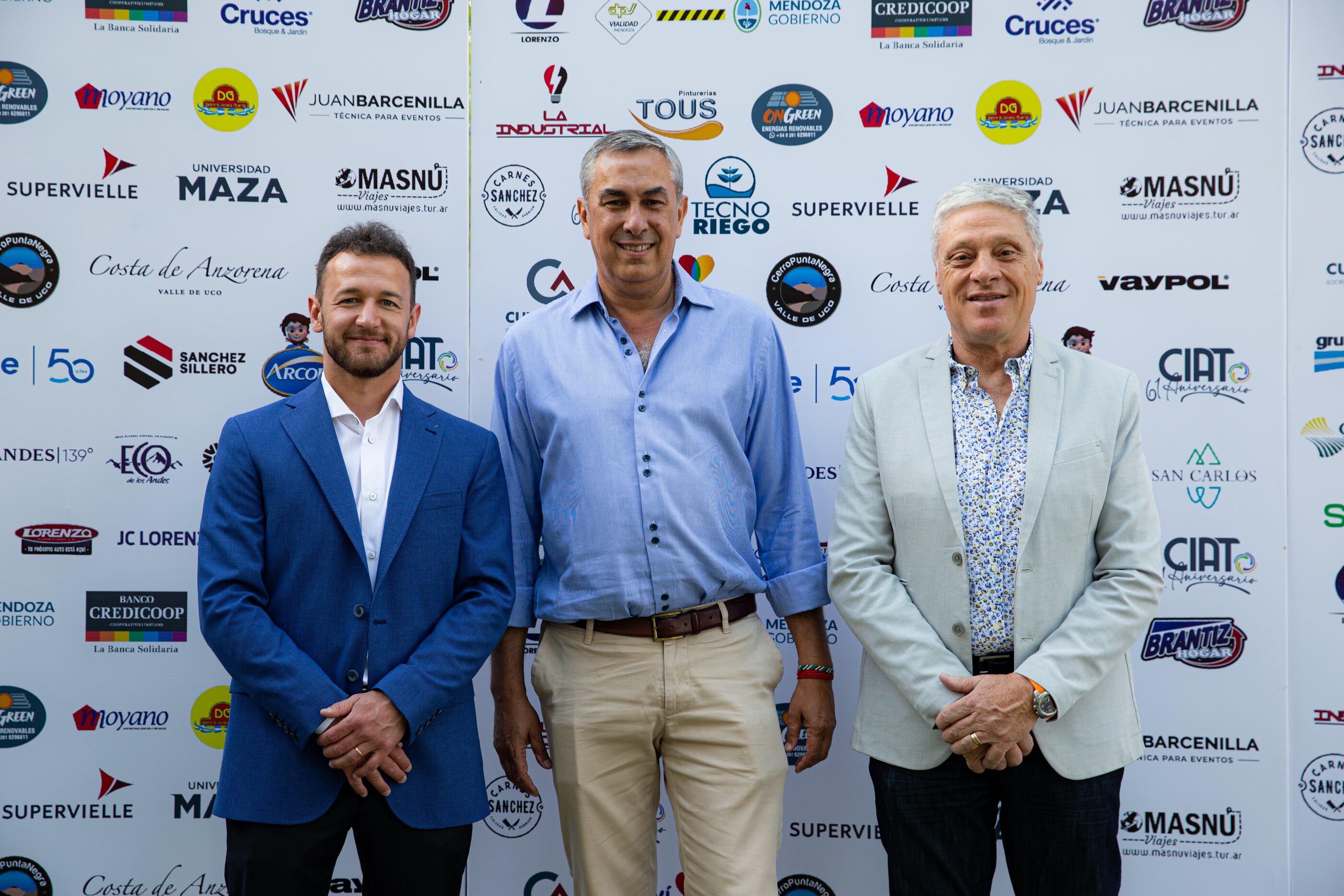 Pablo Ambrosini, Enrique Vaquié, Ministro de Economía, y Alberto Carleti, presidente FEM.