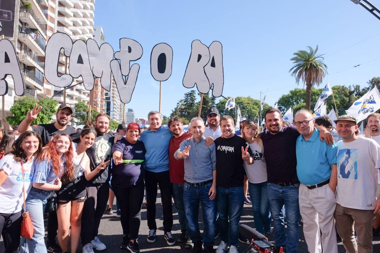 Militantes y referentes de La Cámpora inician marchan desde la exEsma a Plaza de Mayo. Foto: gentileza Clarín