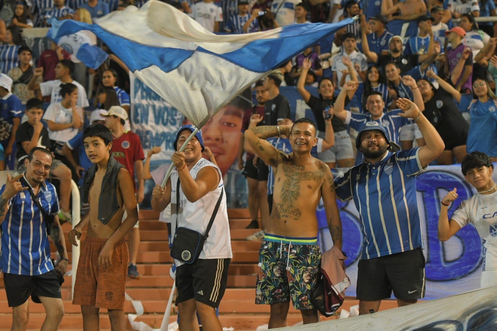 Por la quinta fecha de la Copa de la Liga Profesional, el Tomba recibe a Unión SF en el estadio Malvinas Argentinas. / Ignacio Blanco (Los Andes).