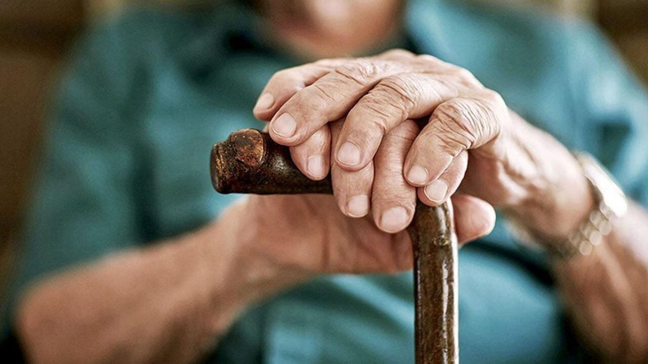 Entre oficialistas y opositores, los jubilados están cada vez peor a lo largo de la historia.