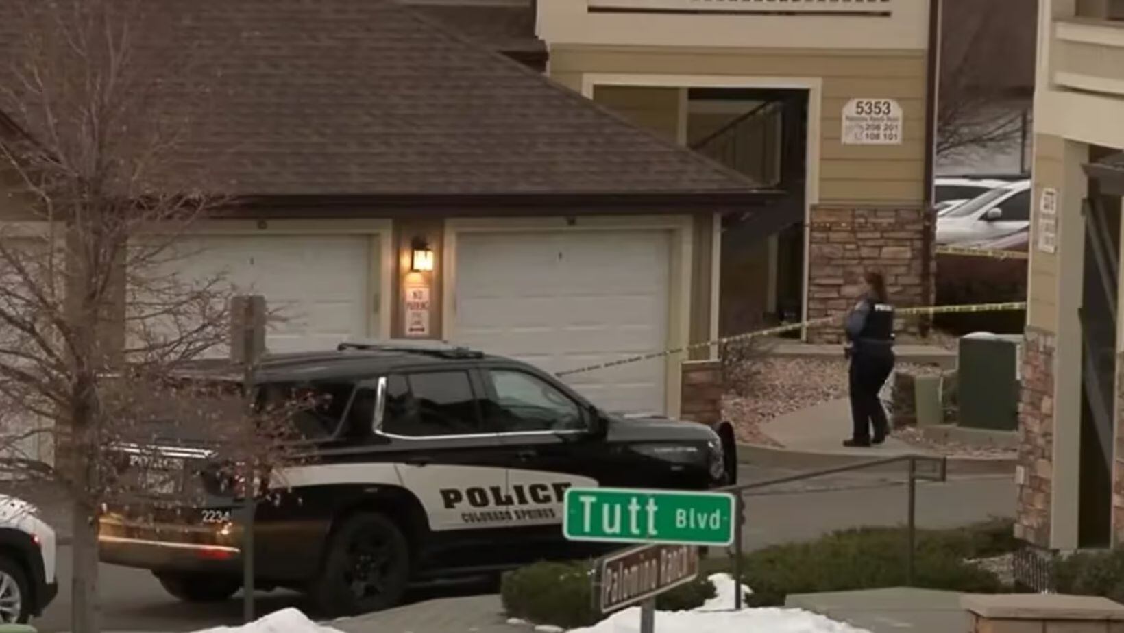 El momento en que la policia de Colorado trabajaba en el lugar