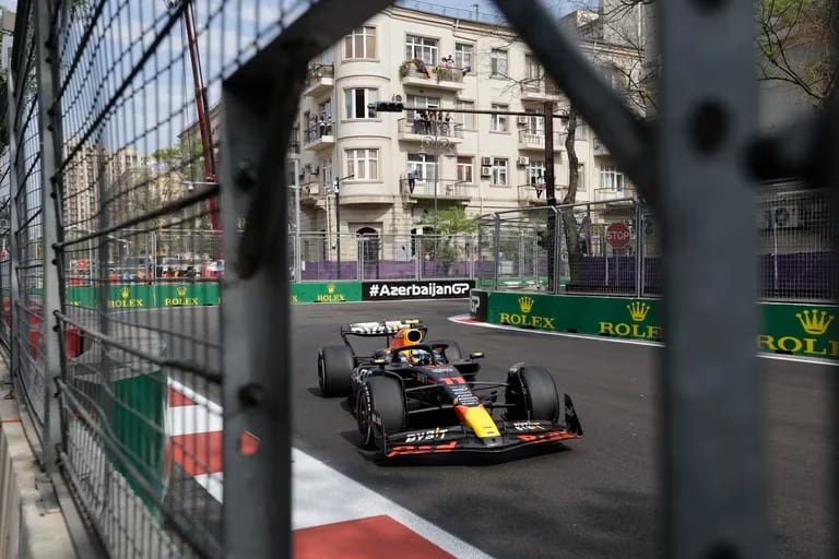 Checo Pérez obtuvo una gran victoria en el GP de Azerbaiyán