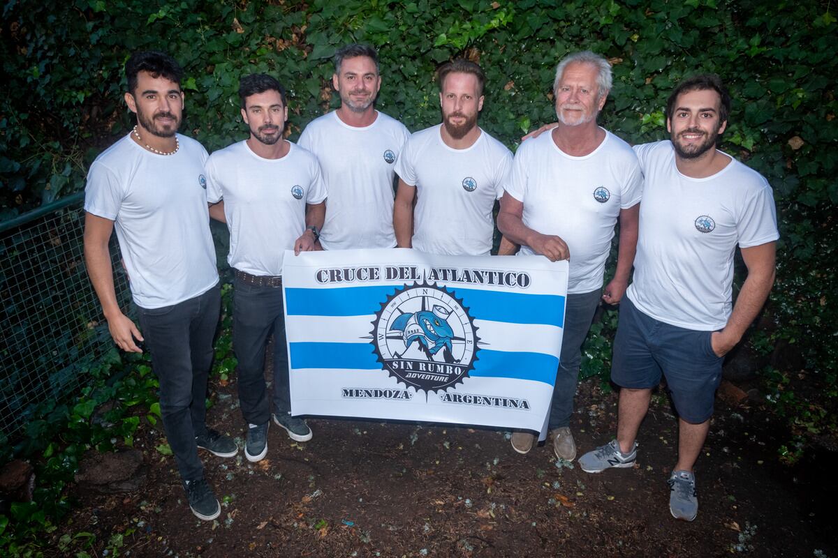 Los amigos que conforman "Sin Rumbo" cruzarán el inmenso mar en busca de una aventura fantástica. / Ignacio Blanco