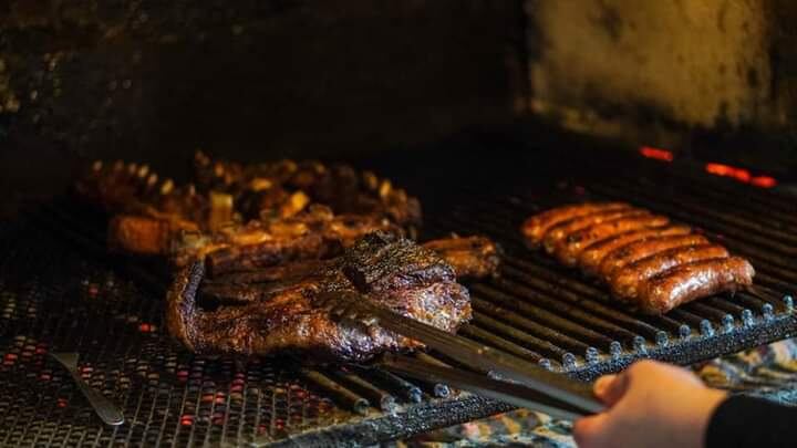 La historia de Betiana: de pararse ante la parrilla “porque no le quedaba otra” a estar entre las mejores 3 asadoras del país. Foto: Betiana Villa.