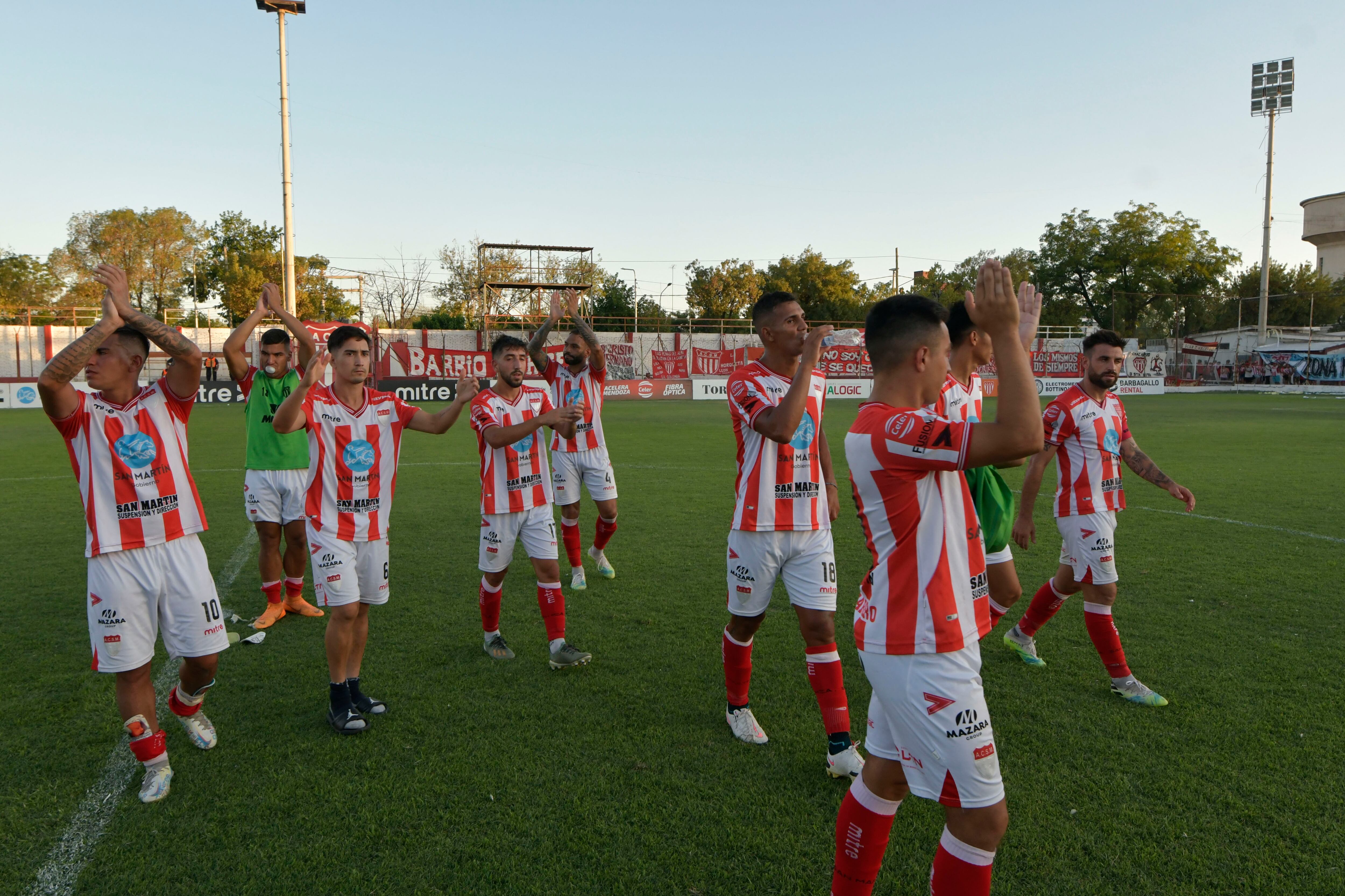 San Martín vs. Unión de Villa Krause de San Juan. Foto: Orlando Pelichotti / Los Andes