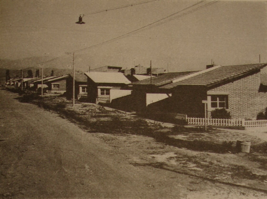 Villa Evita 1ra sección. Fuente: Agua, Vivienda y Salud, Gobierno de Mendoza, 1952.        