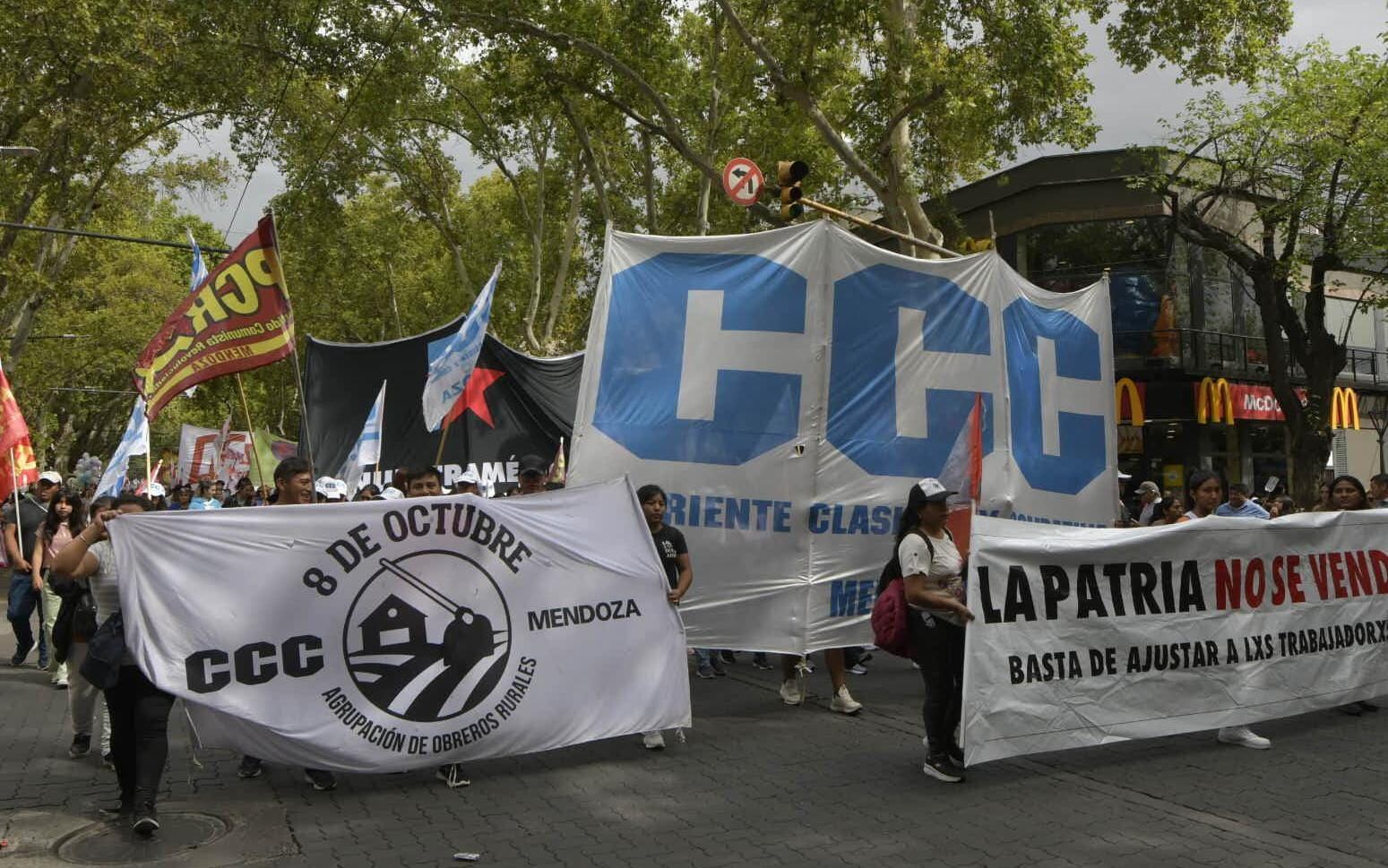 Protestas contra el Gobierno en el Carrusel 2024 - Orlando Pelichotti / Los Andes