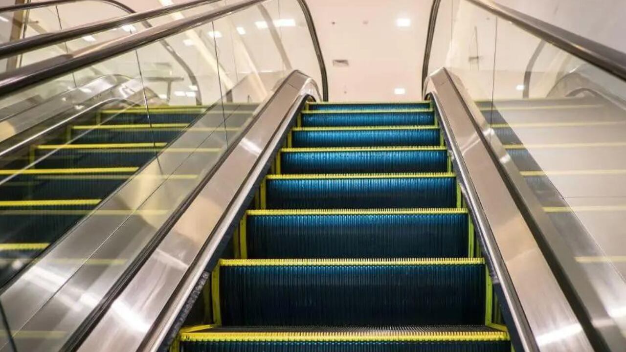 Para qué se usan los cepillos en las escaleras mecánicas