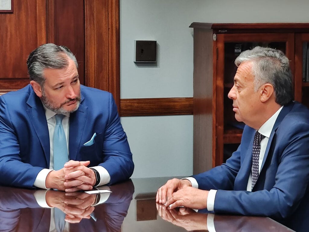 El senador nacional Alfredo Cornejo junto al senador republicano Edward “Ted” Cruz.