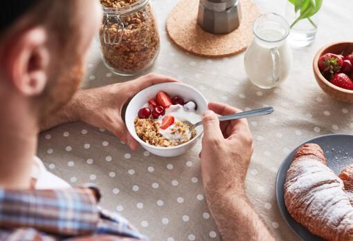 Estos son los alimentos que ayudan a tener un abdomen plano.