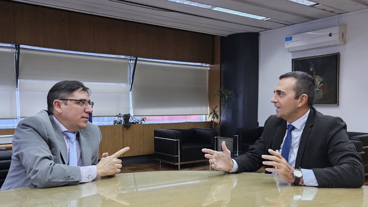 Alejandro Álvarez, subsecretario de Políticas Universitarias, junto con el Secretario de Trabajo Julio Cordero.