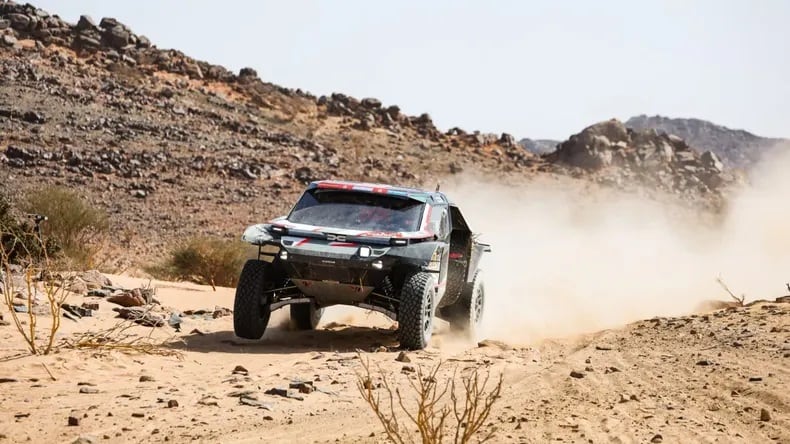 Nasser Al-Attiyah se llevó la quinta etapa en autos