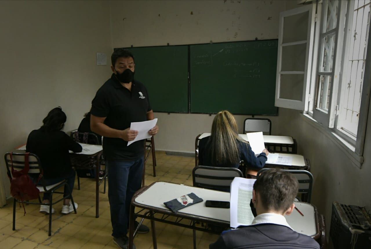 En la escuela Infanta Mendocina, los primeros alumnos y alumnas regresaron a la presencialidad a primera hora de este miércoles. Foto: Orlando Pelichotti / Los Andes.