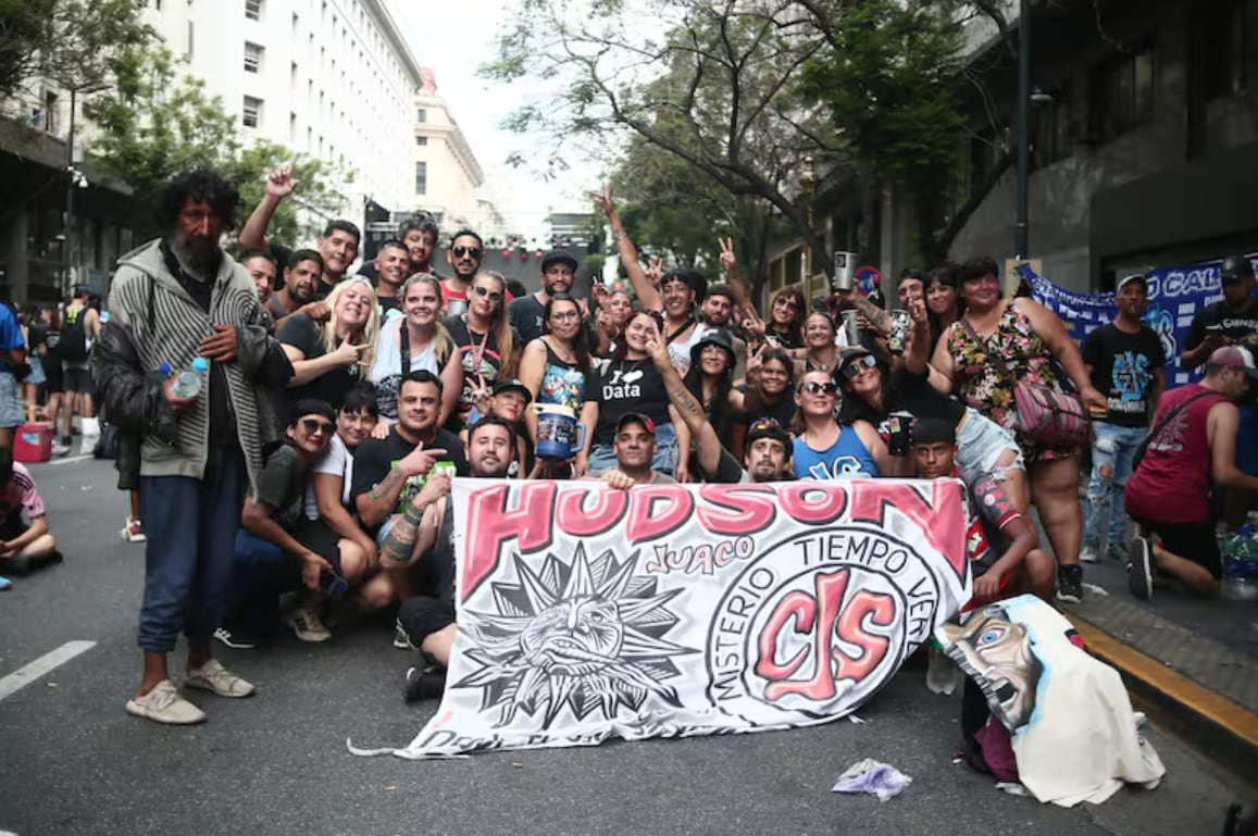 Este lunes se realizó en las inmediaciones del Obelisco porteño un homenaje por las víctimas de la tragedia de Cromañón, a 20 años del fatídico hecho. Foto: La Nación