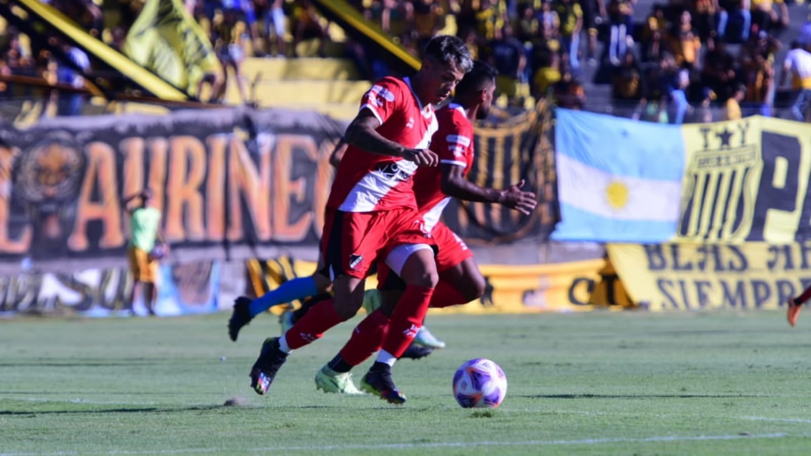 Deportivo Maipú en su visita a Mitre de Santiago del Estero