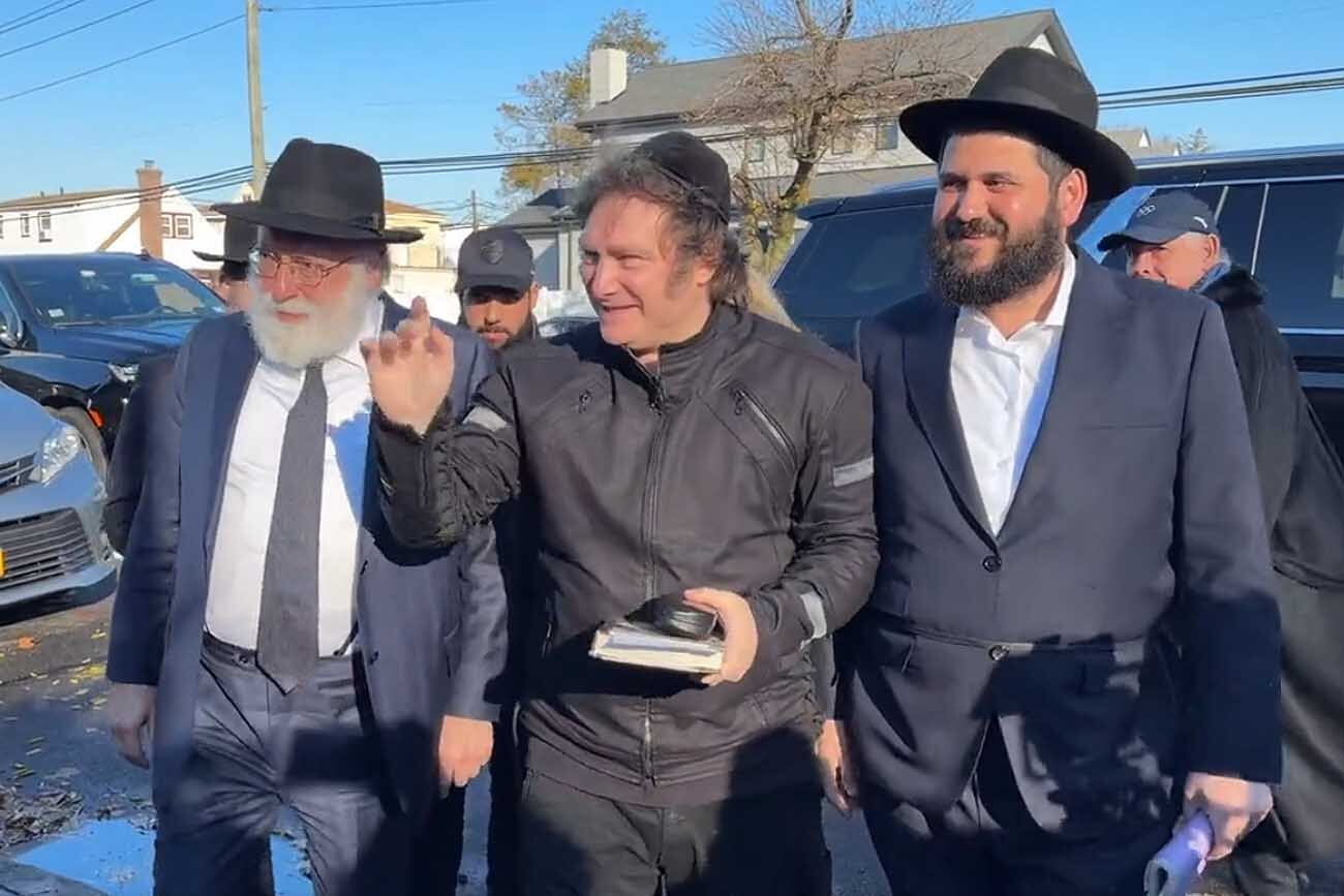 Javier Milei visitó a la tumba del rabino Schneerson en el cementerio judío de Montefiore, al este de Nueva York.