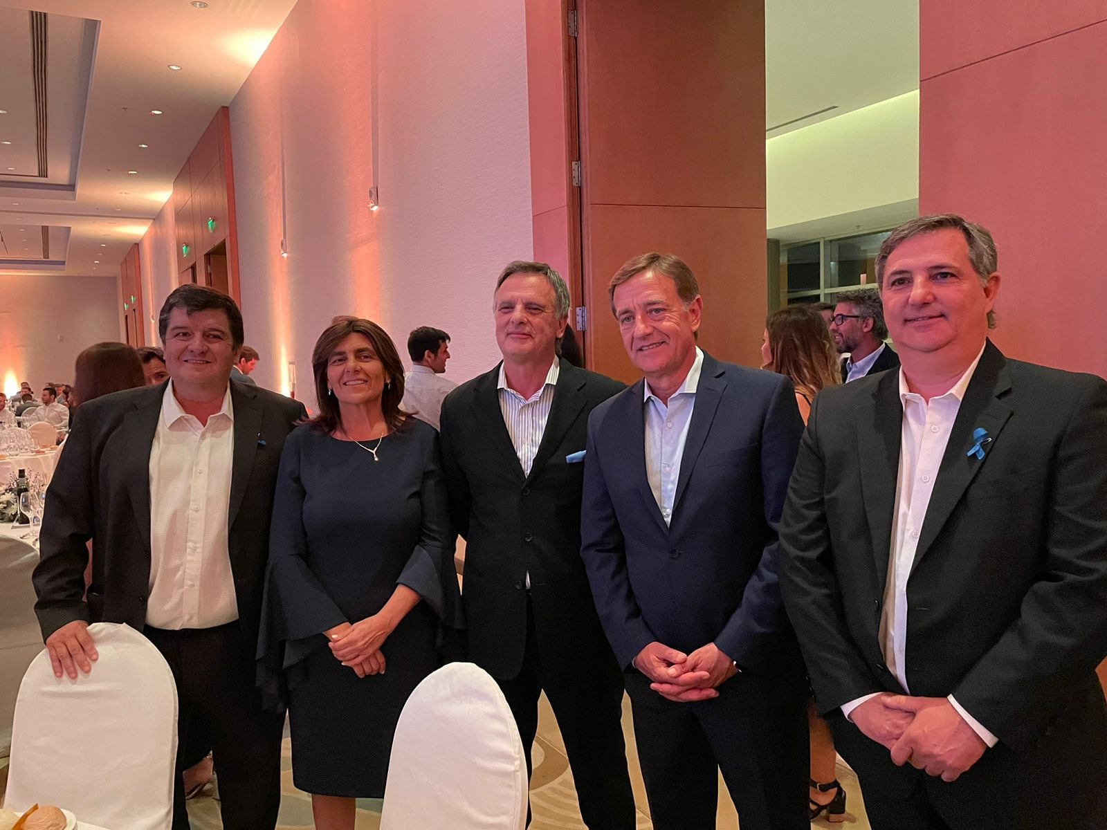 El gobernador, junto a intendentes y dirigentes, participó de la Fiesta Anual de Premiación Empresaria, que organiza la Asociación de Ejecutivos de Mendoza.