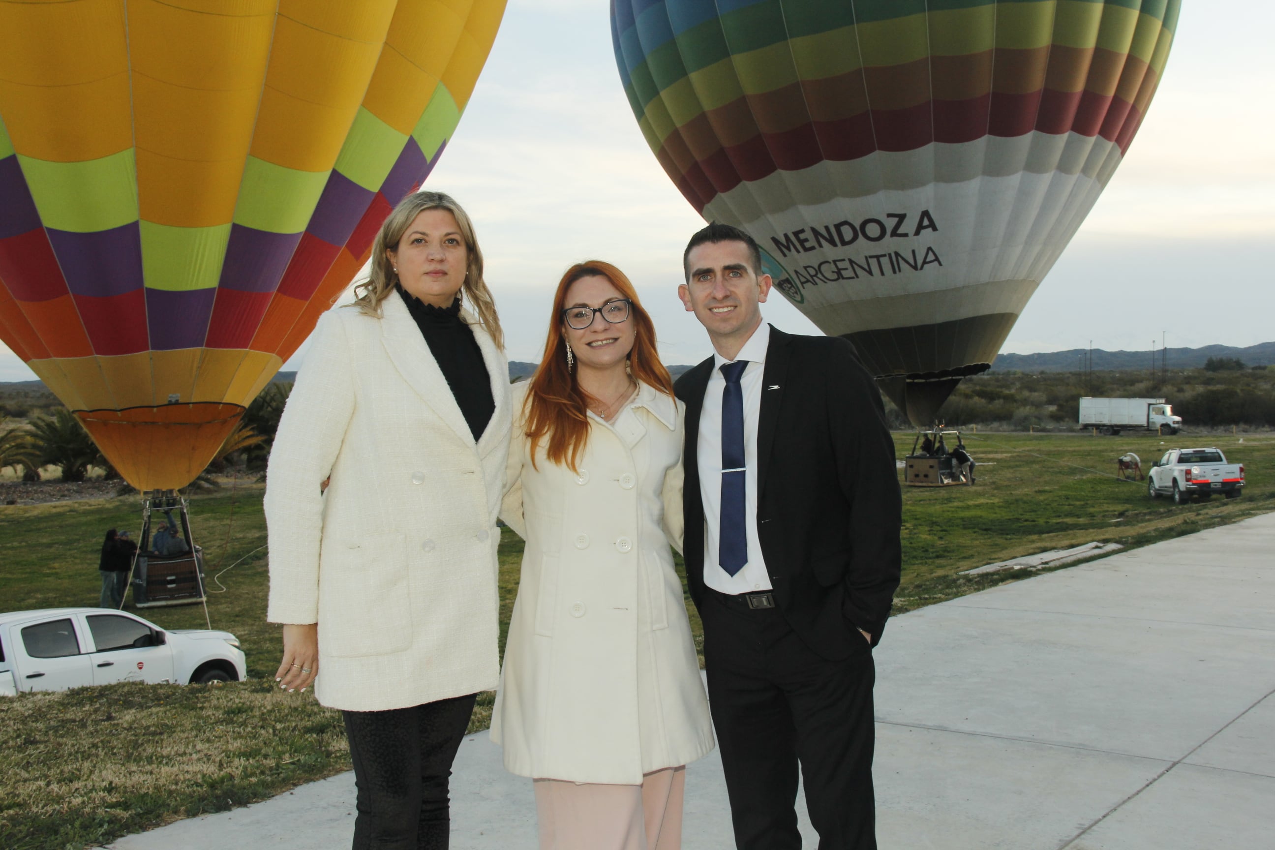 Gabriela Goncalves, Aisha Campoy y Alihuen Canasanoves de Aerolíneas Argentinas. 
Fotos: Fernando Grosso