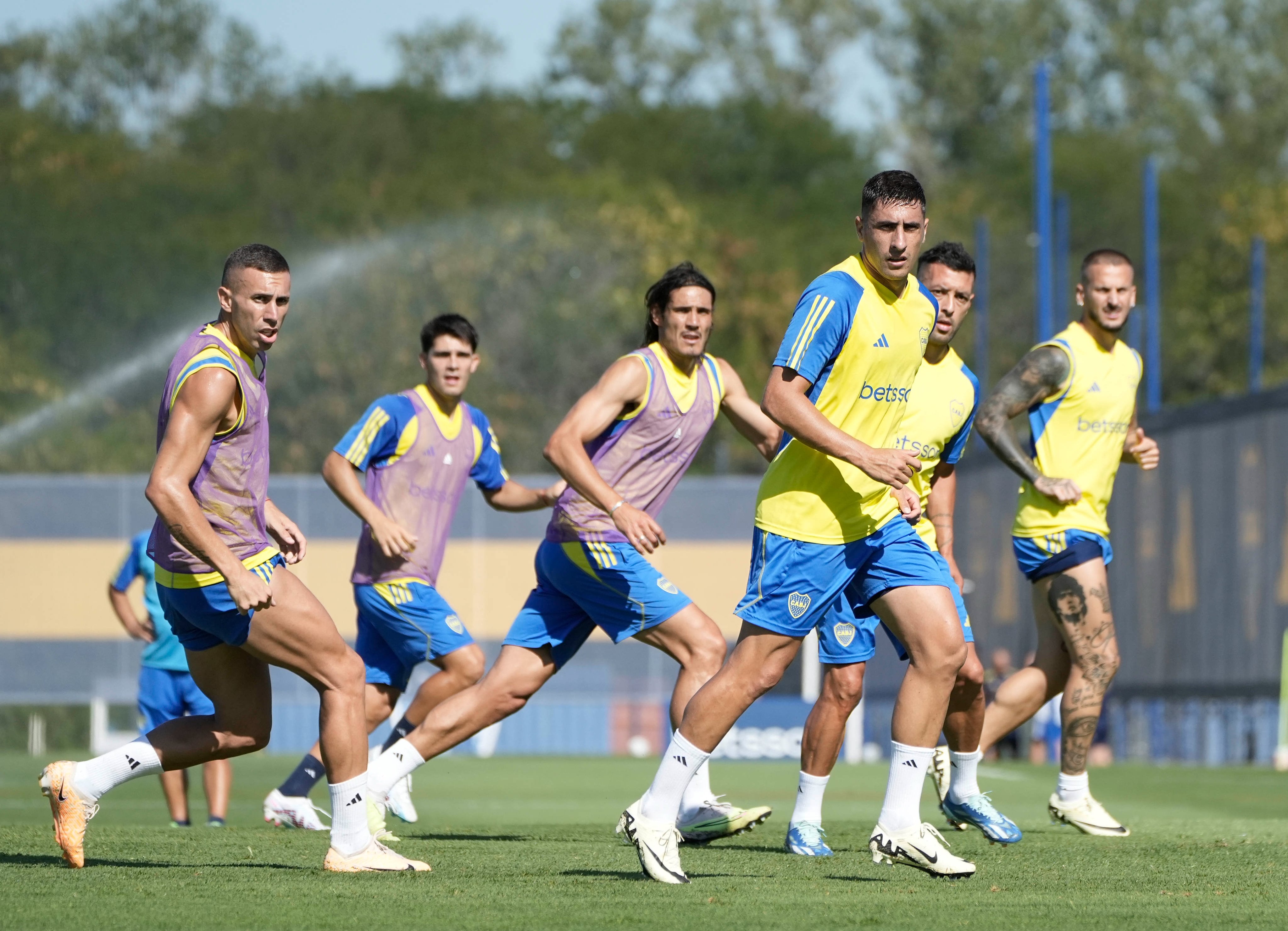 Boca sigue trabajando para armar su once ideal (Boca)