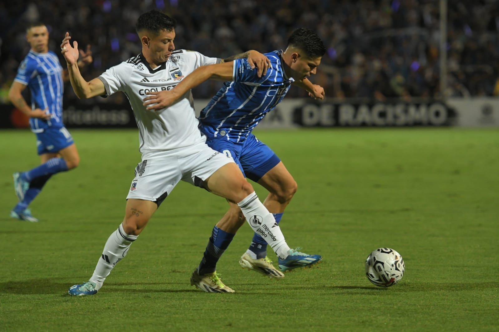 Godoy Cruz enfrenta a Colo Colo por la Fase 2 de la Copa LIbertadores / Ignacio Blanco.