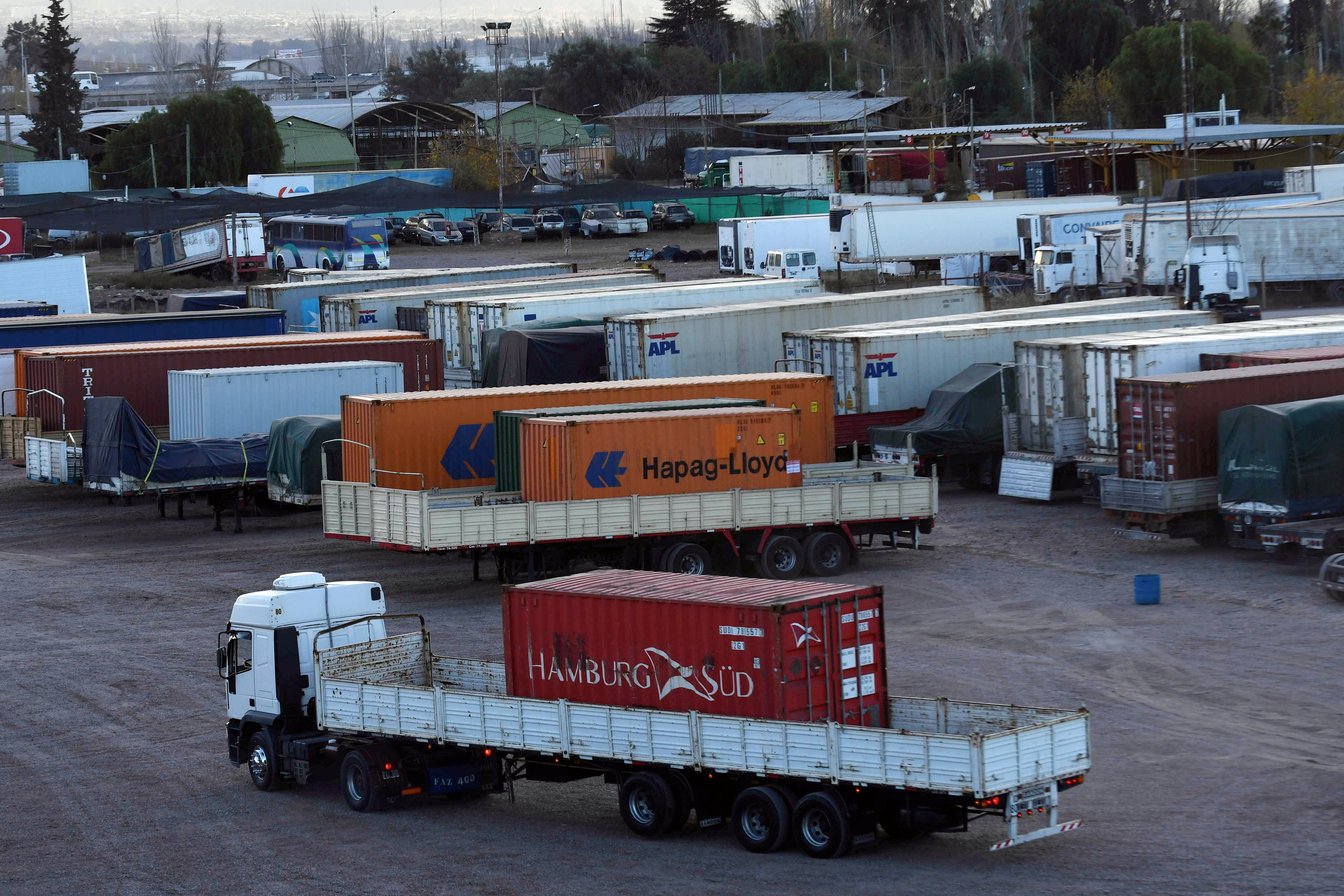 En años en los que Brasil cae, los exportadores locales se ven perjudicados y lamentan no tener mayor participación en otros mercados. 