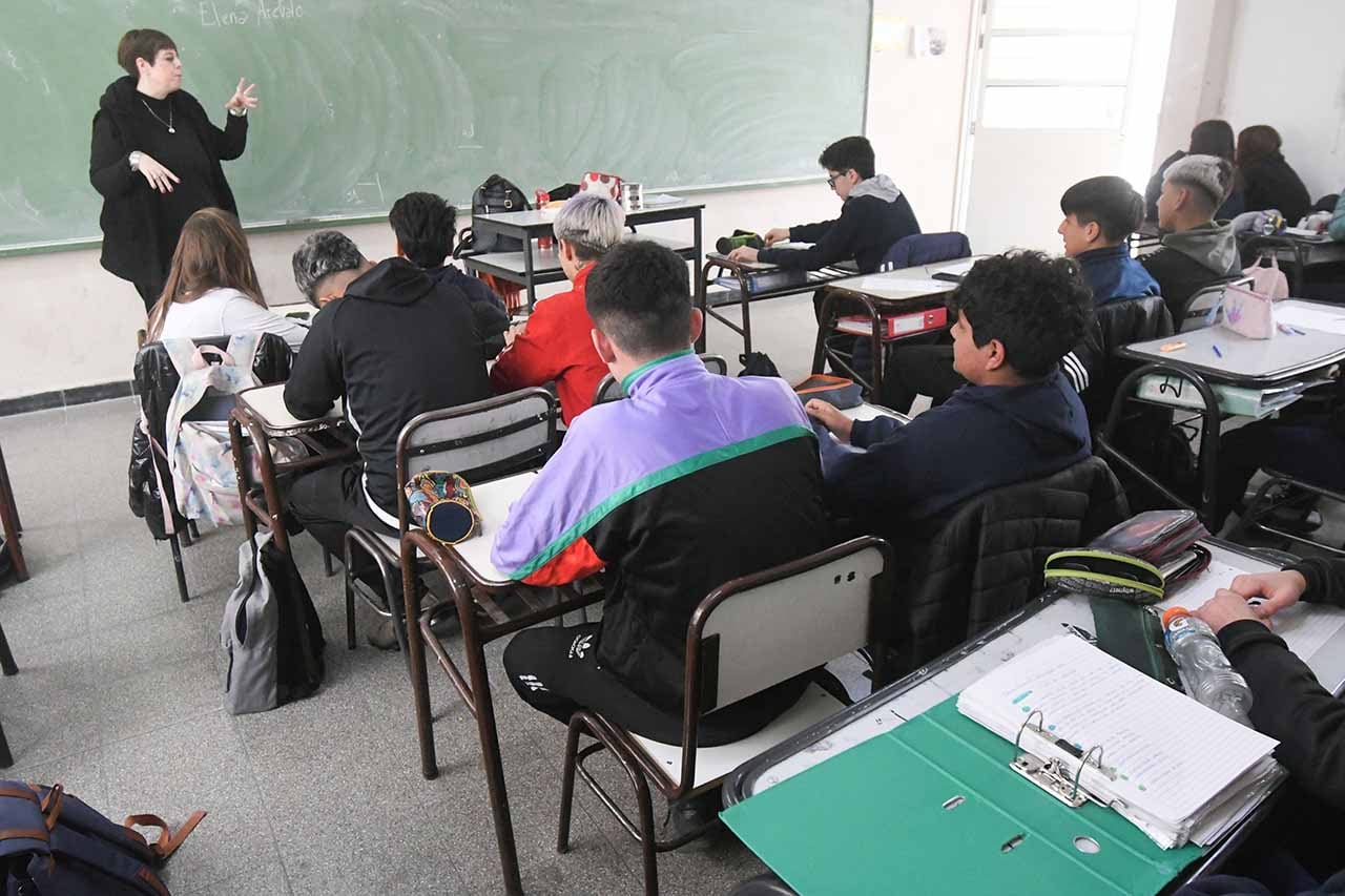 
Un estudio mostró que los argentinos están cada vez más disconformes con los servicios de educación y salud


Foto: José Gutierrez / Los Andes 


