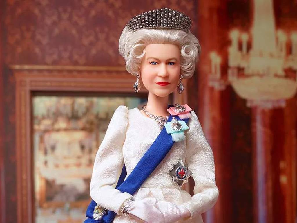 La fábrica Mattel lanzó una edición limitada de la clásica Barbie para homenajear a Isabel II.