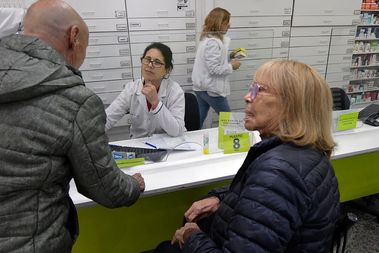 La venta de medicamentos en farmacias se realizará con recetas de papel hasta superar la contingencia


Foto: Orlando Pelichotti
